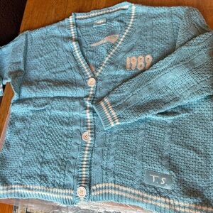 Taylor Swift 1989 Official Cardigan w/minor flaw